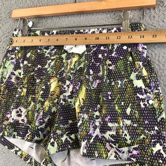 Lululemon Women Size 6‎ Spring Break Away Polka Dot Printed Cuffed Shorts - Picture 4 of 10
